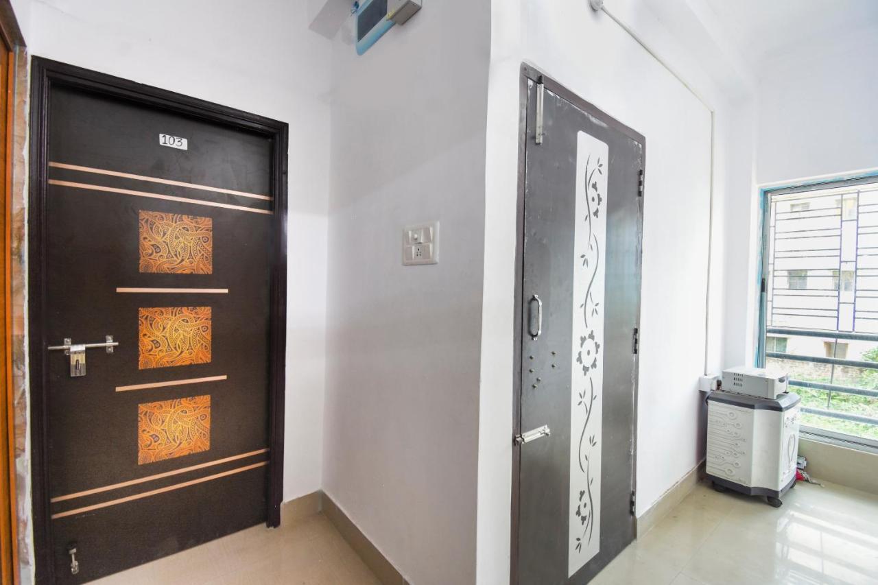 Oyo Flagship Mishika Homes Kolkata Eksteriør bilde